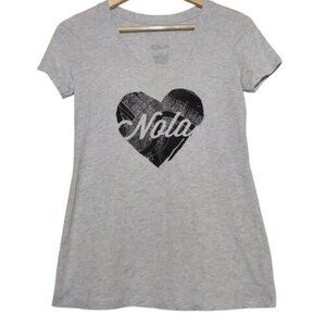 Fleurty Girl NOLA New Orleans Heart T-Shirt V-Neck Soft - Medium